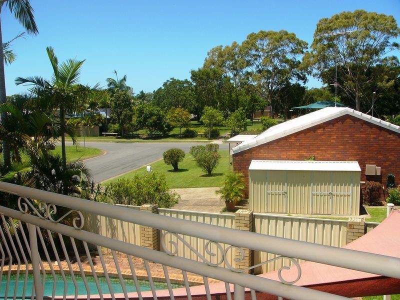 4 Jib Court, Mermaid Waters QLD 4218