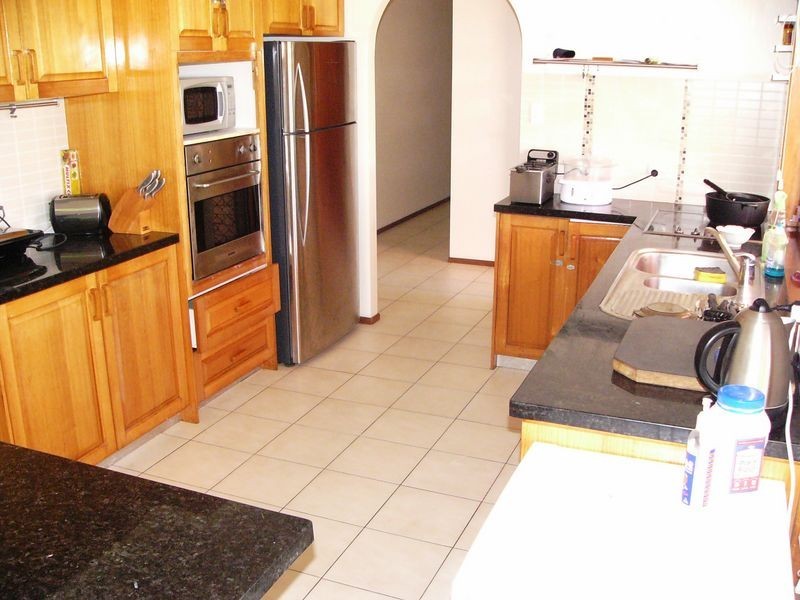 4 Jib Court, Mermaid Waters QLD 4218