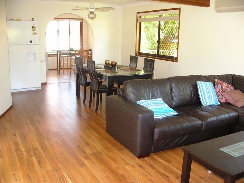 4 Jib Court, Mermaid Waters QLD 4218