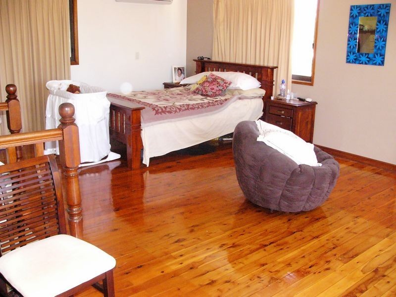 4 Jib Court, Mermaid Waters QLD 4218