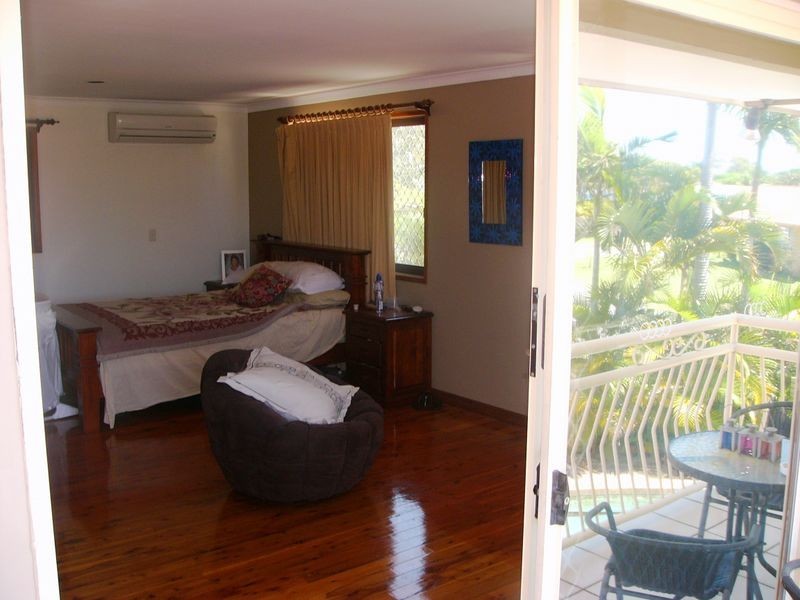 4 Jib Court, Mermaid Waters QLD 4218