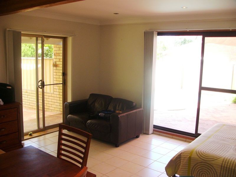 4 Jib Court, Mermaid Waters QLD 4218