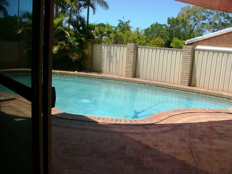 4 Jib Court, Mermaid Waters QLD 4218