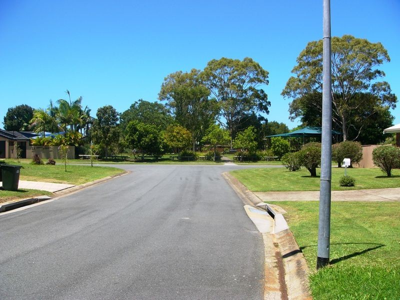 4 Jib Court, Mermaid Waters QLD 4218