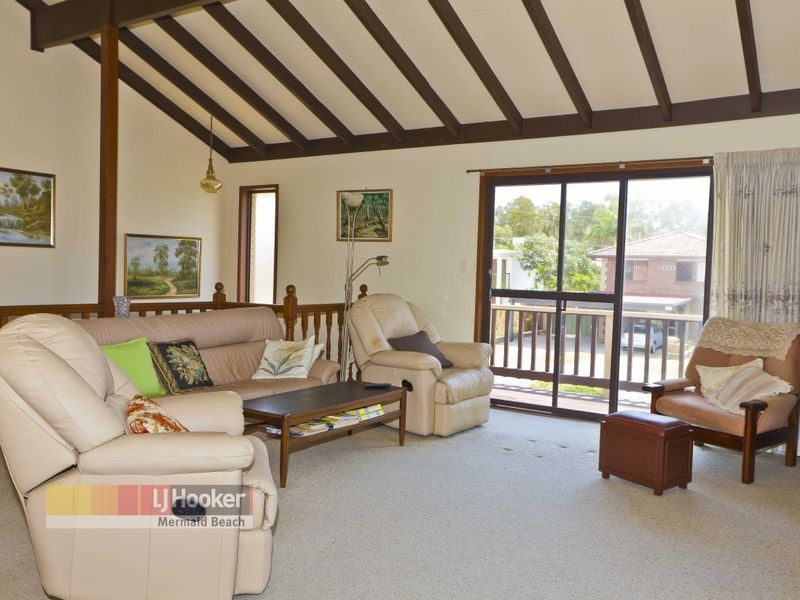 64 Surf Street, Mermaid Waters QLD 4218
