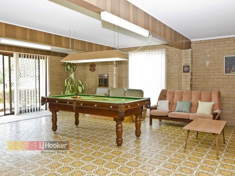 64 Surf Street, Mermaid Waters QLD 4218