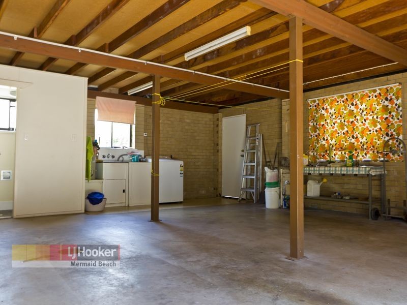 64 Surf Street, Mermaid Waters QLD 4218