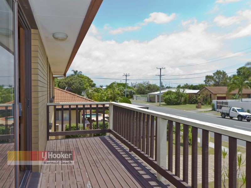 64 Surf Street, Mermaid Waters QLD 4218