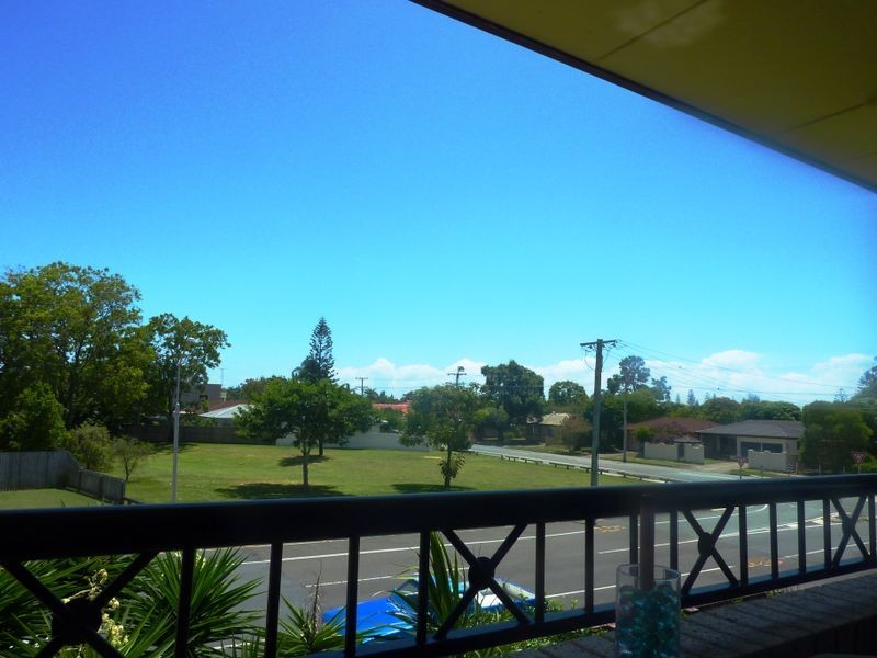40 Karbunya Street, Mermaid Waters QLD 4218