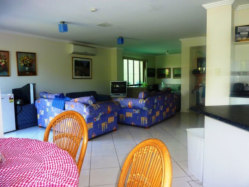40 Karbunya Street, Mermaid Waters QLD 4218
