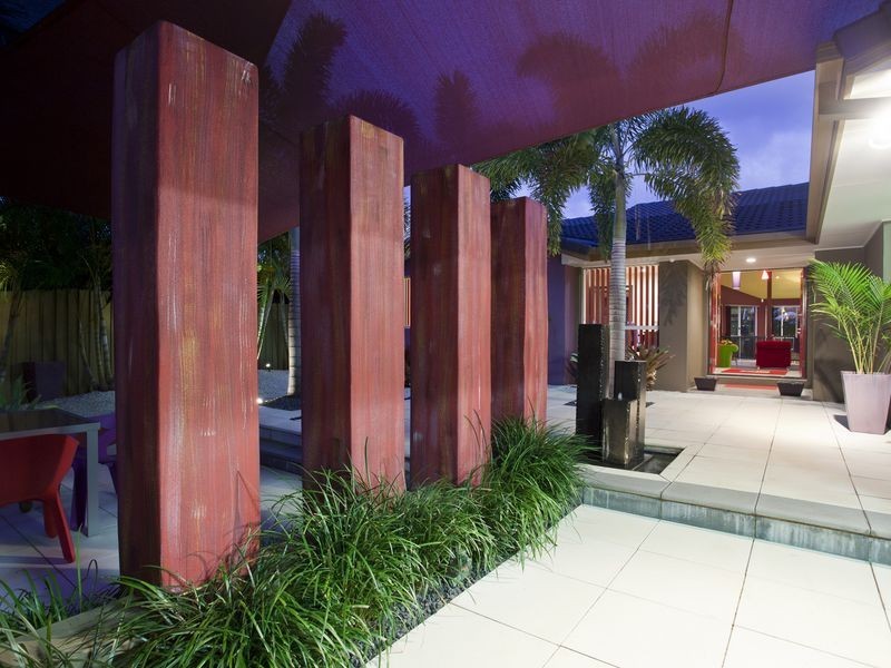 30 Compass Court, Mermaid Waters QLD 4218