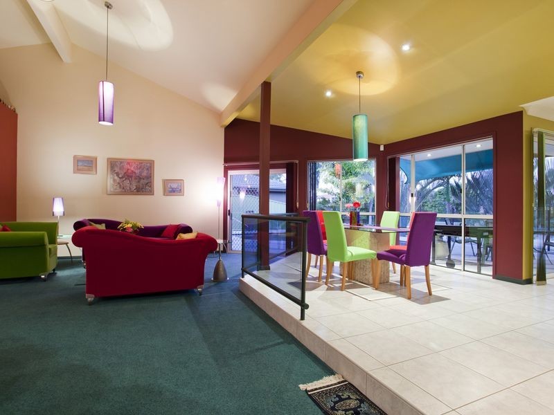 30 Compass Court, Mermaid Waters QLD 4218