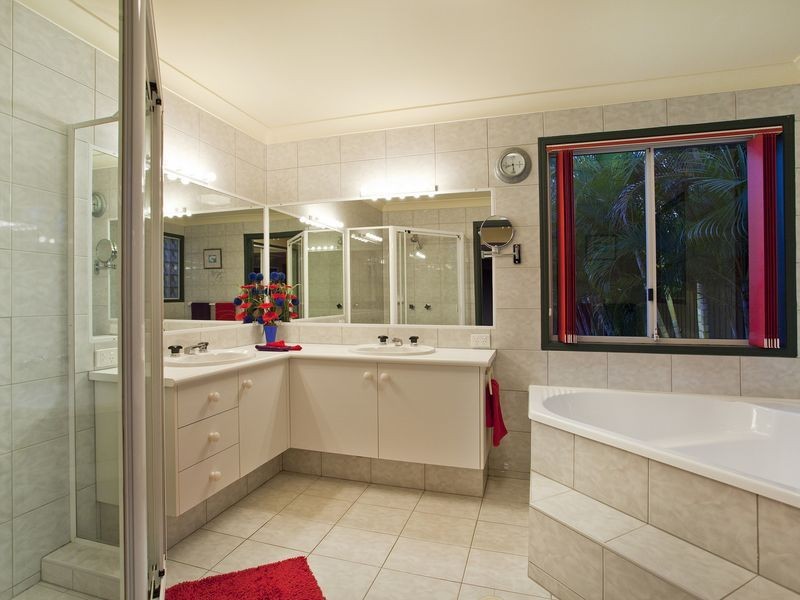 30 Compass Court, Mermaid Waters QLD 4218