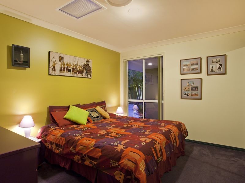 30 Compass Court, Mermaid Waters QLD 4218