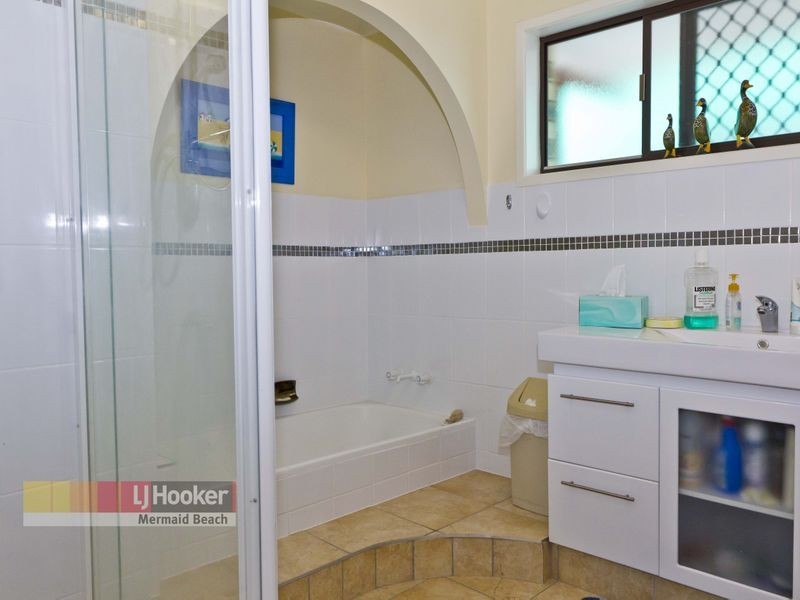 8 Sequana Avenue, Mermaid Waters QLD 4218