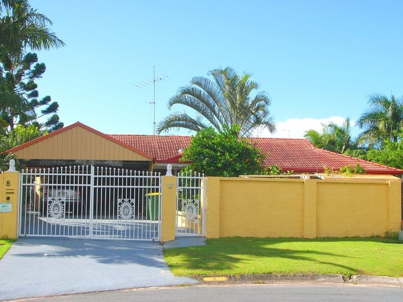 8 Sequana Avenue, Mermaid Waters QLD 4218