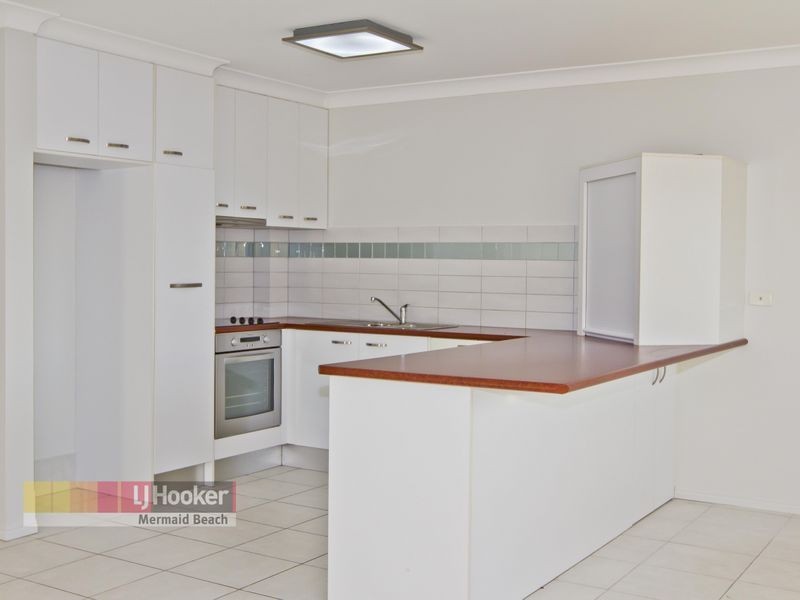 4/6 Oceanic Drive, Mermaid Waters QLD 4218