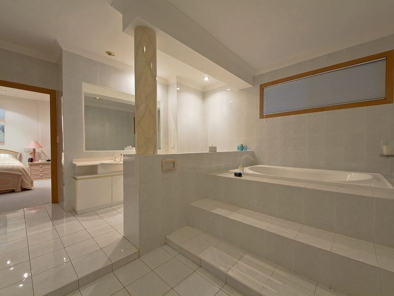 51 Portobello Drive, Mermaid Waters QLD 4218