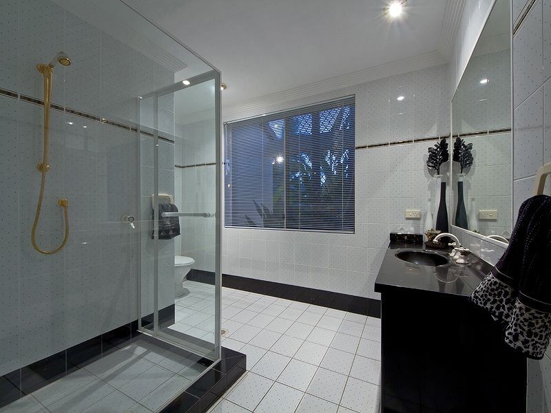 51 Portobello Drive, Mermaid Waters QLD 4218