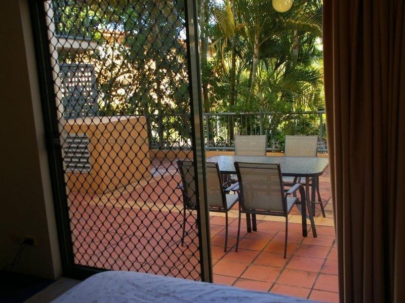 10/14 Genoa Street, Surfers Paradise QLD 4217