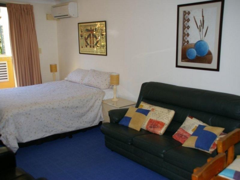 10/14 Genoa Street, Surfers Paradise QLD 4217