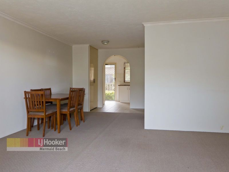 2/10 Christina Court, Mermaid Waters QLD 4218