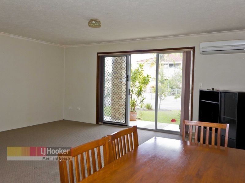 2/10 Christina Court, Mermaid Waters QLD 4218