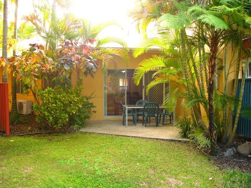 60/2320 Gold Coast Highway, Mermaid Beach QLD 4218