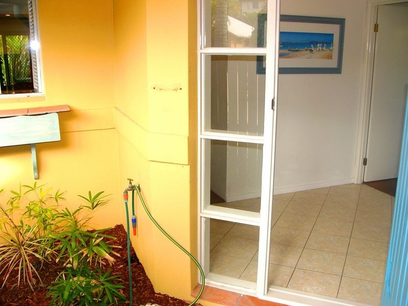 60/2320 Gold Coast Highway, Mermaid Beach QLD 4218