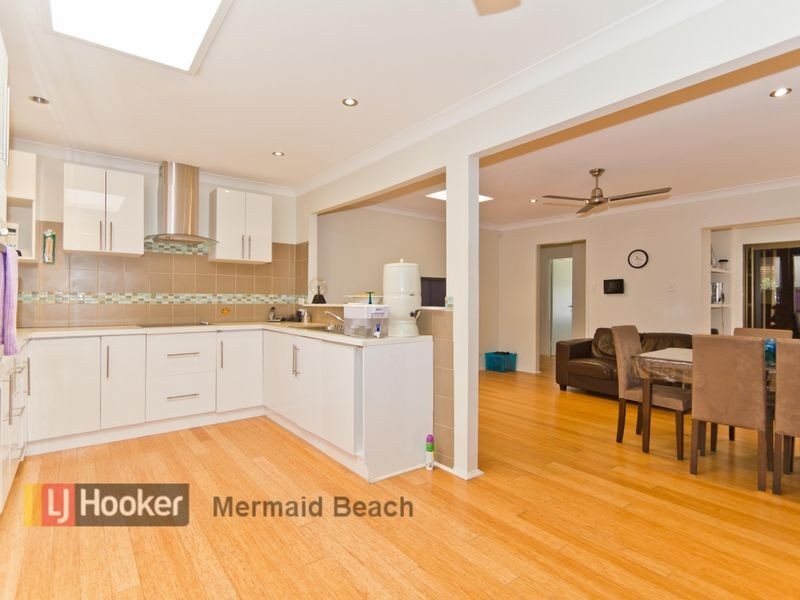 14 Caprice Court, Mermaid Waters QLD 4218