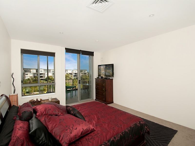 532/3-5 Pendraat Parade, Hope Island QLD 4212