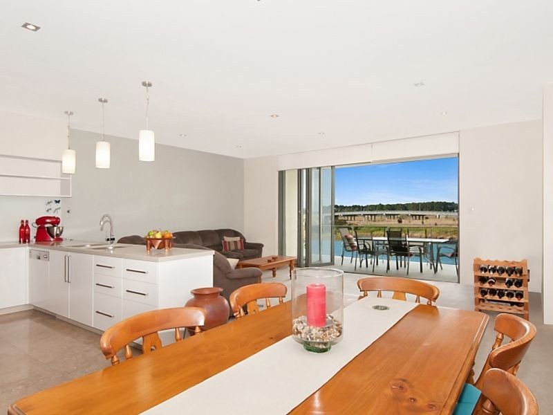 123/3-5 Pendraat Parade, Hope Island QLD 4212