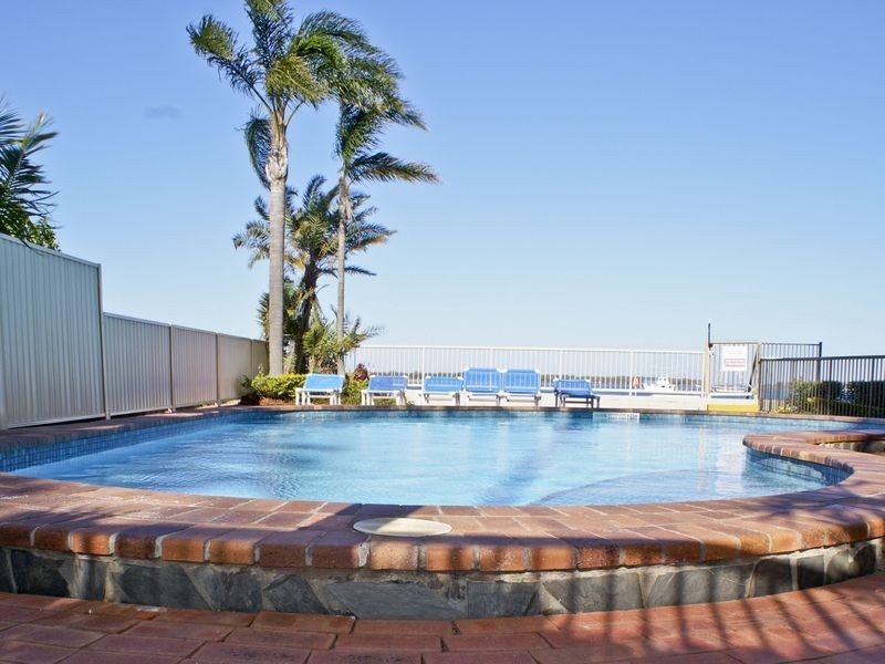 25/9 Bayview Street, Runaway Bay QLD 4216