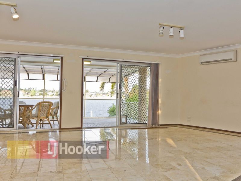 26 Rumrunner Street, Mermaid Waters QLD 4218