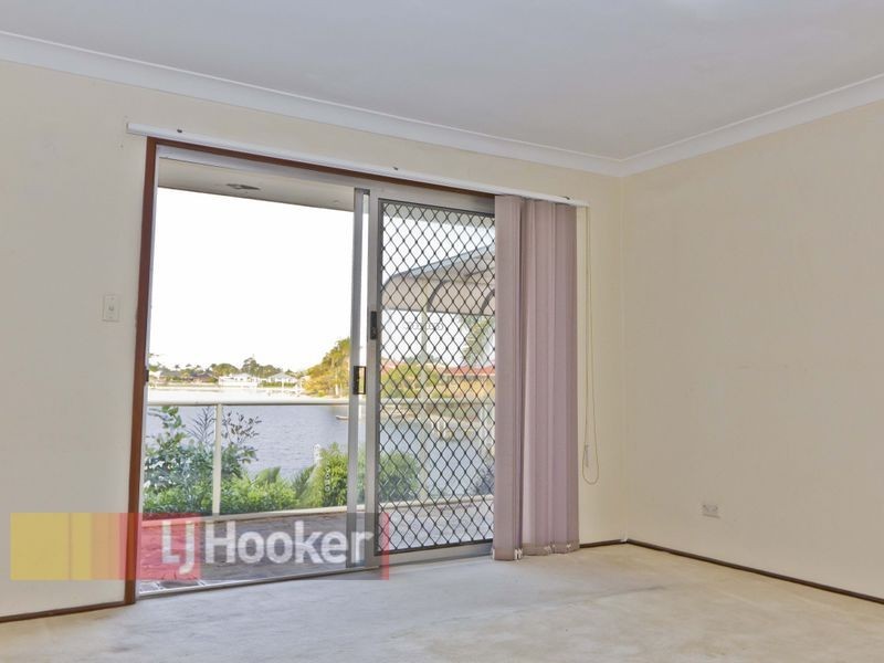 26 Rumrunner Street, Mermaid Waters QLD 4218