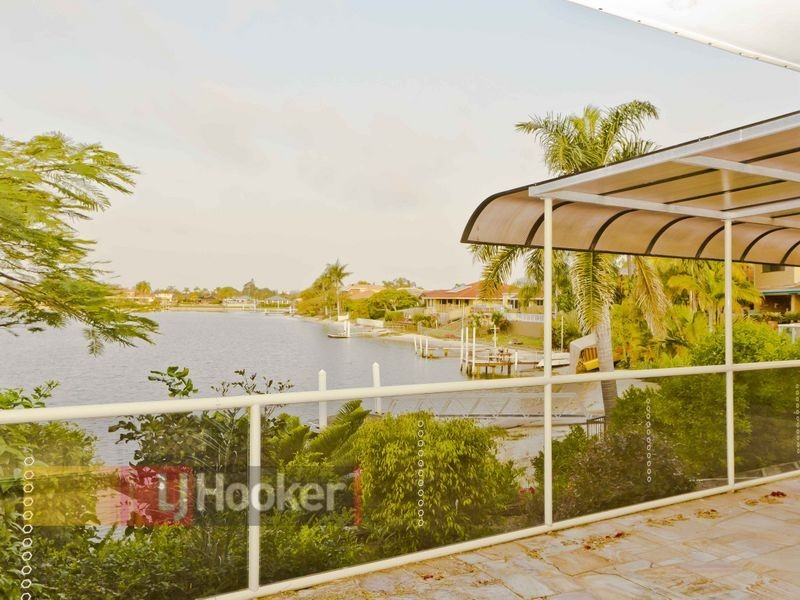 26 Rumrunner Street, Mermaid Waters QLD 4218