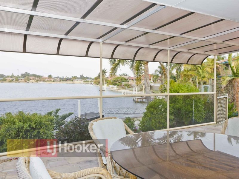 26 Rumrunner Street, Mermaid Waters QLD 4218