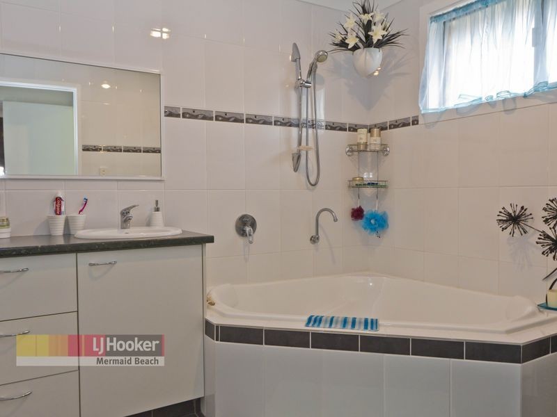 1/2218 Gold Coast Highway, Mermaid Beach QLD 4218