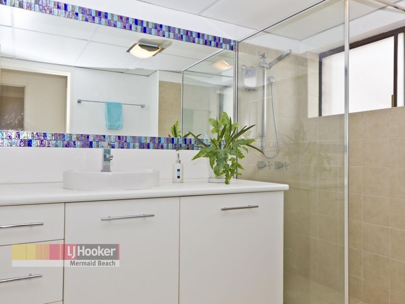 4/32 Peerless Avenue, Mermaid Beach QLD 4218