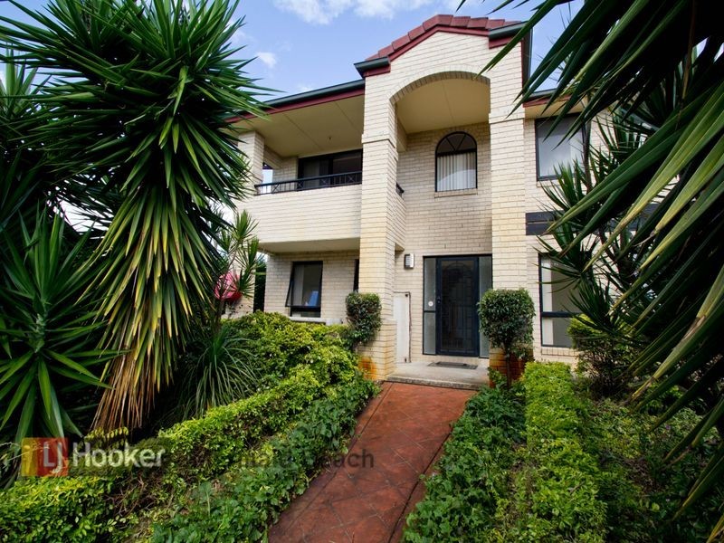 40 Karbunya Street, Mermaid Waters QLD 4218