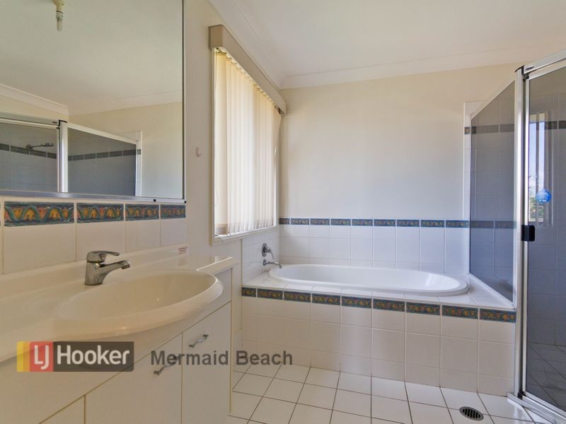 40 Karbunya Street, Mermaid Waters QLD 4218