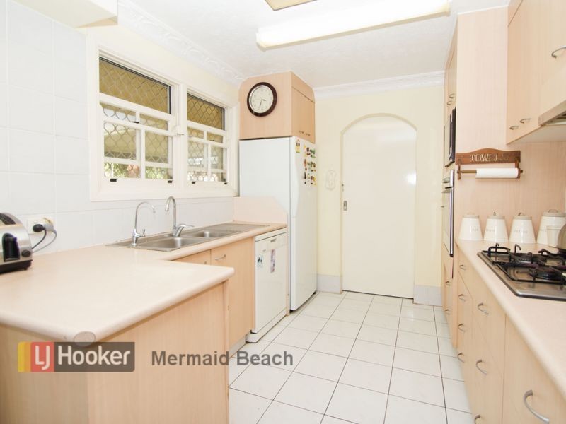 7 Dame Patti Avenue, Mermaid Waters QLD 4218