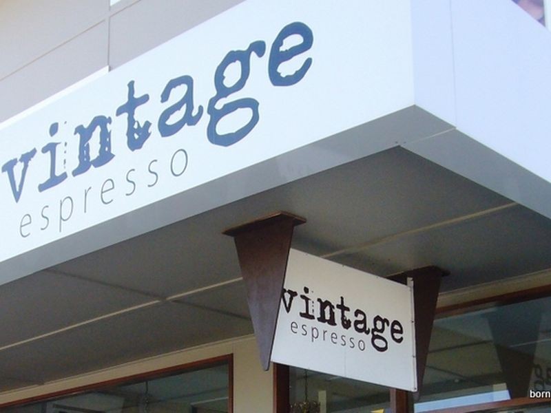 7 Dame Patti Avenue, Mermaid Waters QLD 4218