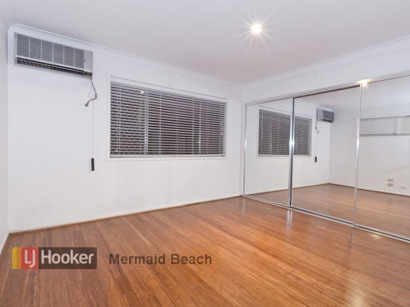 15 Costa Court, Broadbeach Waters QLD 4218