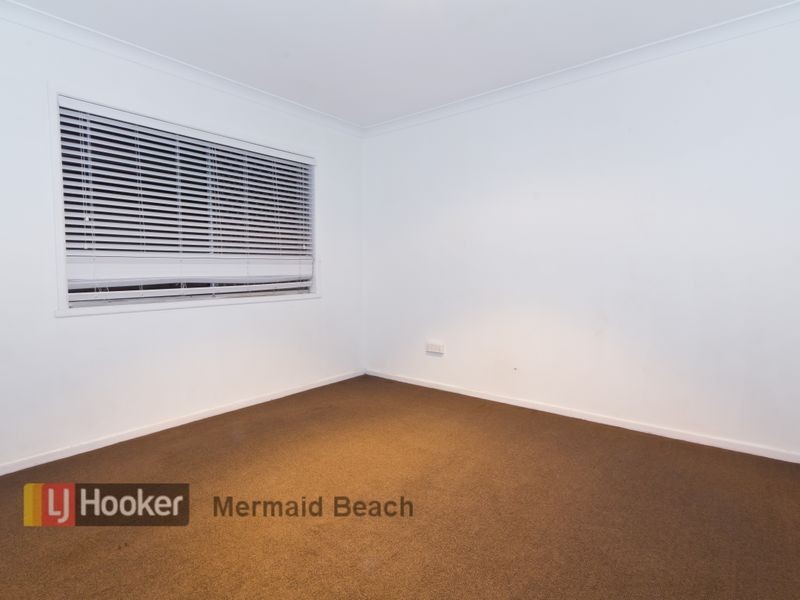 15 Costa Court, Broadbeach Waters QLD 4218