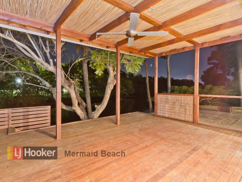 15 Costa Court, Broadbeach Waters QLD 4218