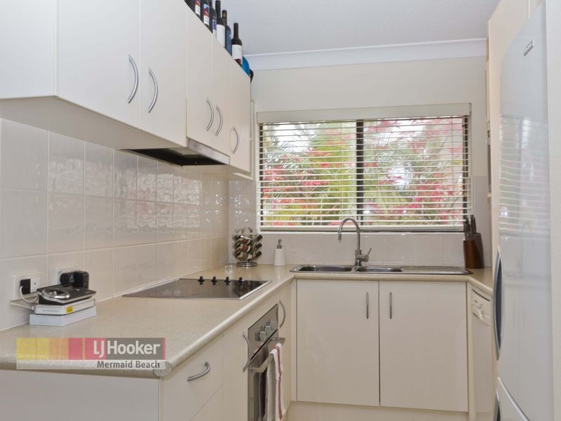 4/32 Peerless Avenue, Mermaid Beach QLD 4218