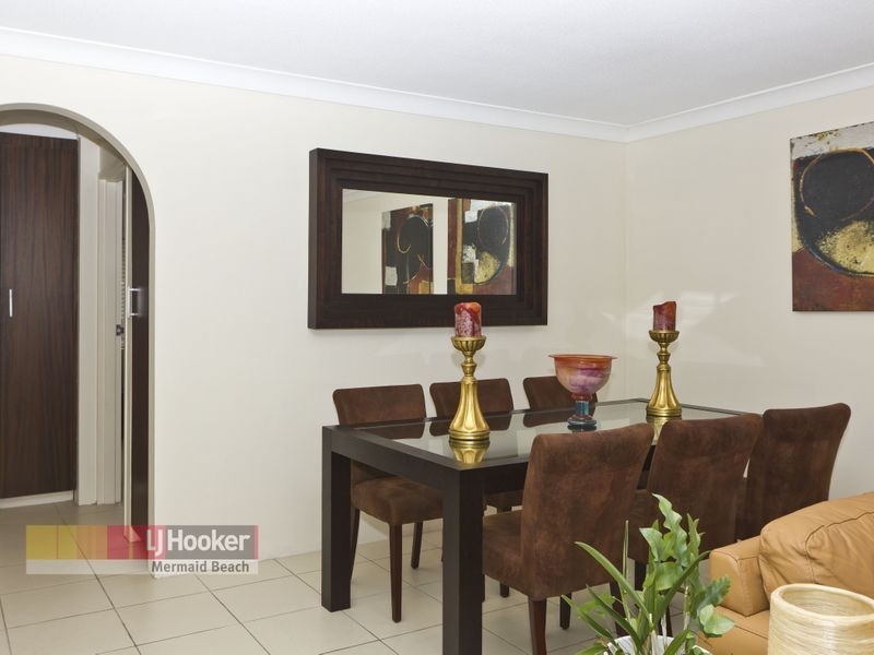 4/32 Peerless Avenue, Mermaid Beach QLD 4218