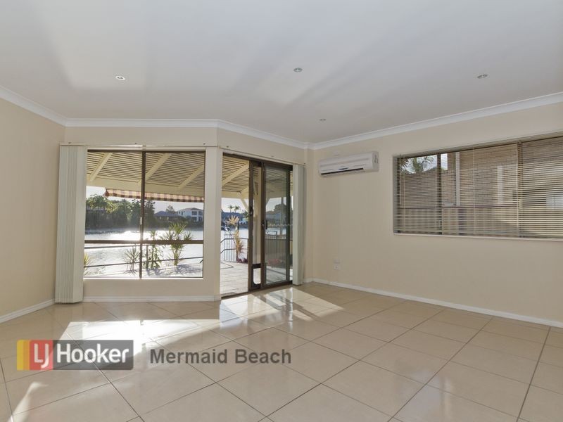 1/14 Aquila Court, Mermaid Waters QLD 4218