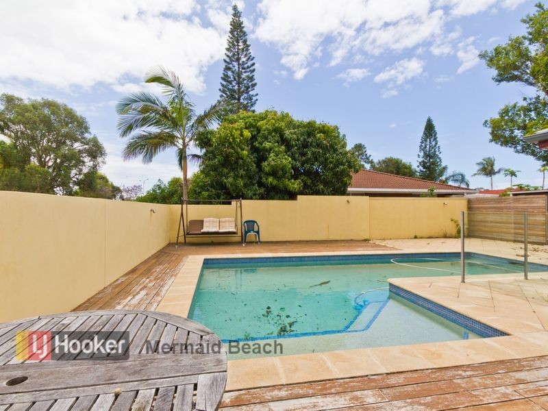 4 Wild Duck Drive, Mermaid Waters QLD 4218